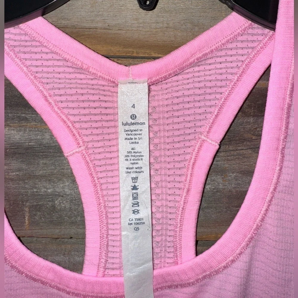 Lululemon Run: Swiftly Tech Racerback- size 4 - heathered vintage pink